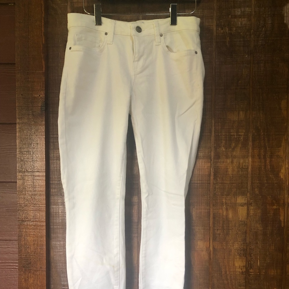 White fitted jean
